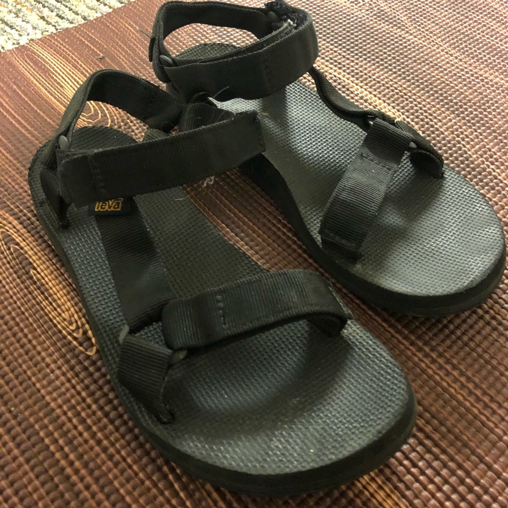 simple black teva sandals